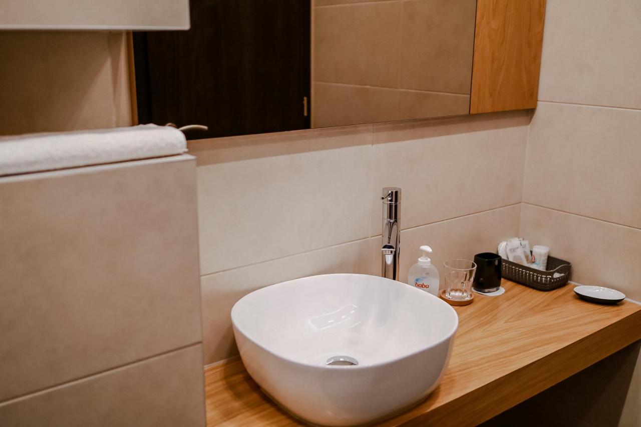 Sohaz Panzio Es Apartmanhaz Солнок Екстериор снимка