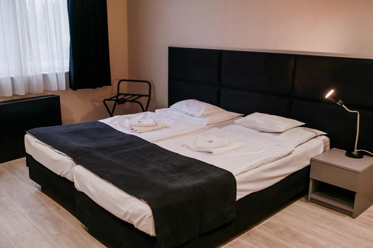 Sohaz Panzio Es Apartmanhaz Солнок Екстериор снимка
