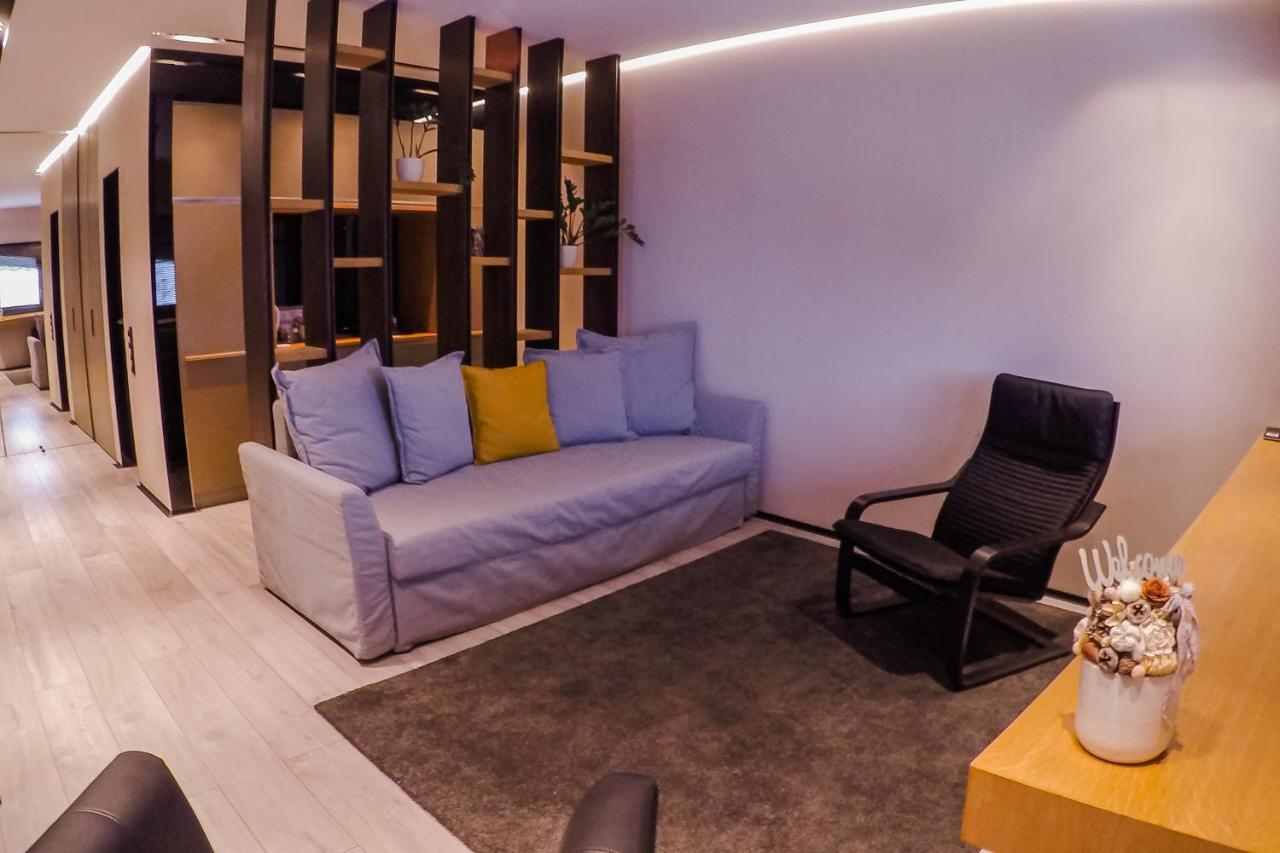 Sohaz Panzio Es Apartmanhaz Солнок Екстериор снимка