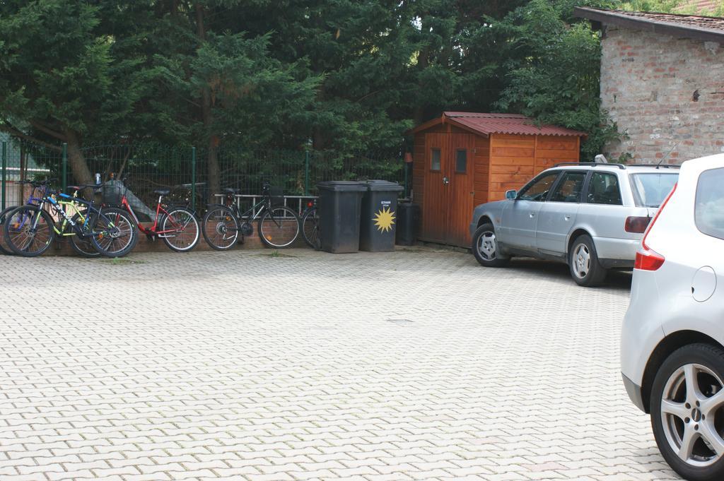 Sohaz Panzio Es Apartmanhaz Солнок Екстериор снимка