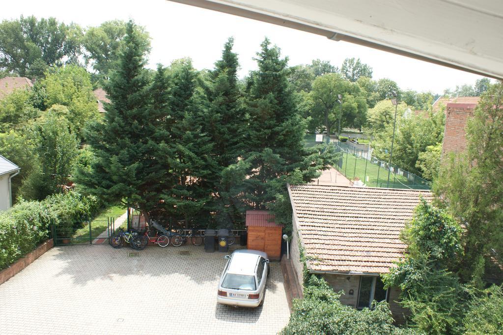 Sohaz Panzio Es Apartmanhaz Солнок Екстериор снимка
